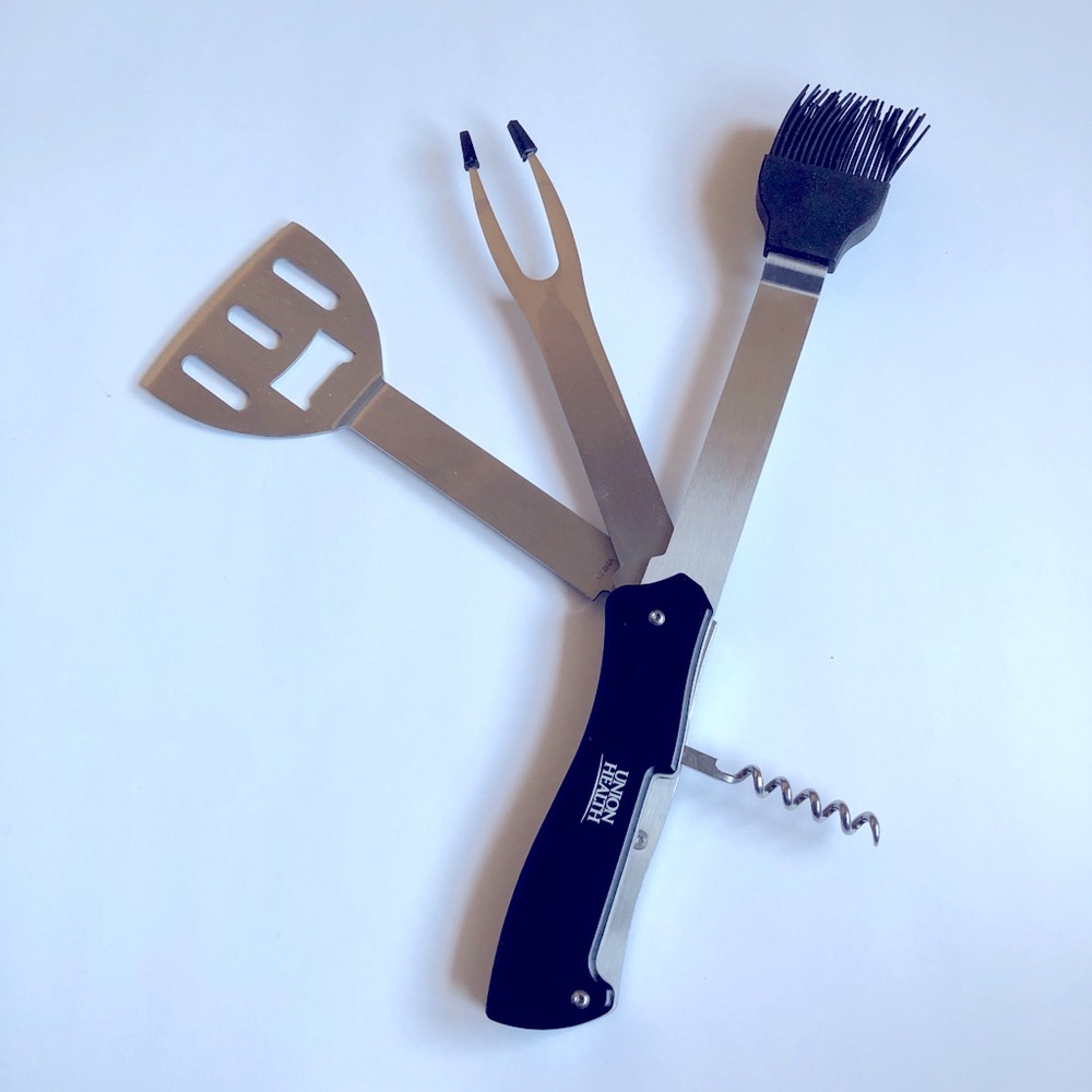 NEW Compact Travel Grill 4 in 1 Tool Spatula Fork Basting Brush Corkscrew Combo